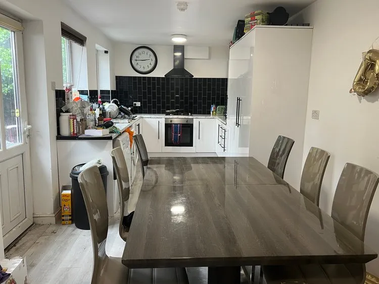 10 Arthur Avenue: 6 Bed Student House NG7 2EL - Thumbnail 3